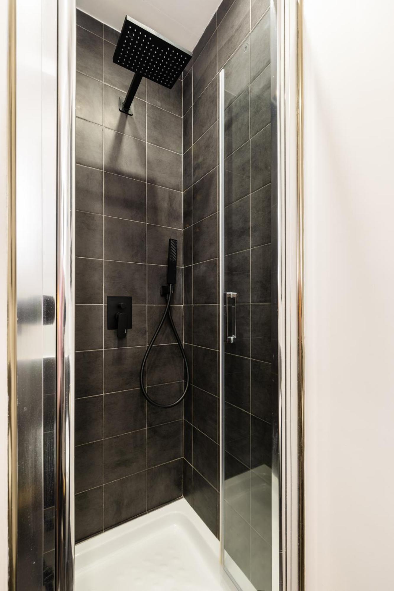 Napolicentro Mare - Sea View Rooms & Suites Экстерьер фото