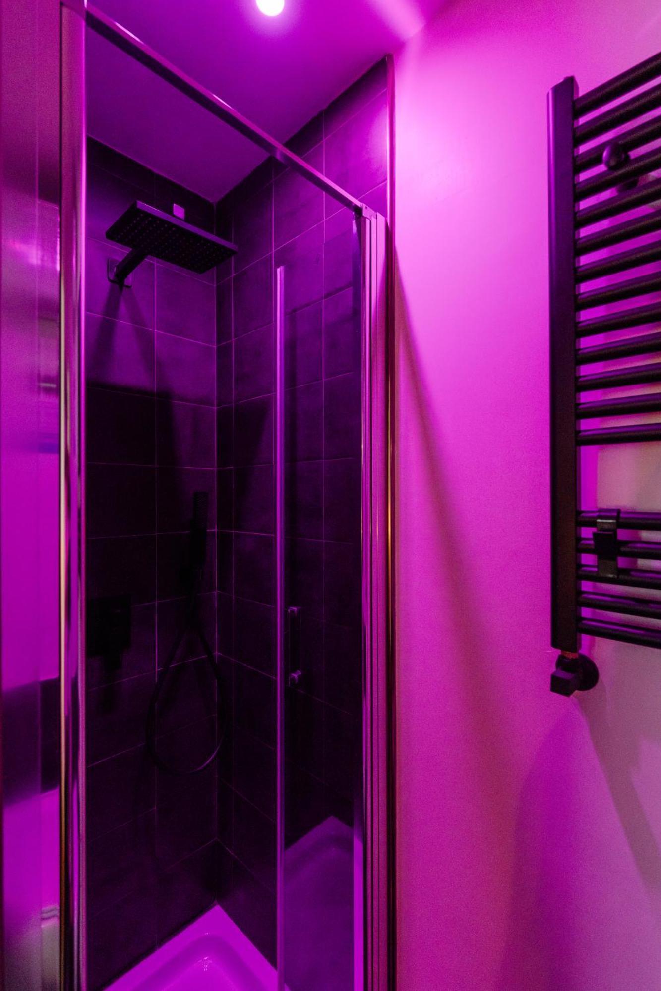 Napolicentro Mare - Sea View Rooms & Suites Экстерьер фото