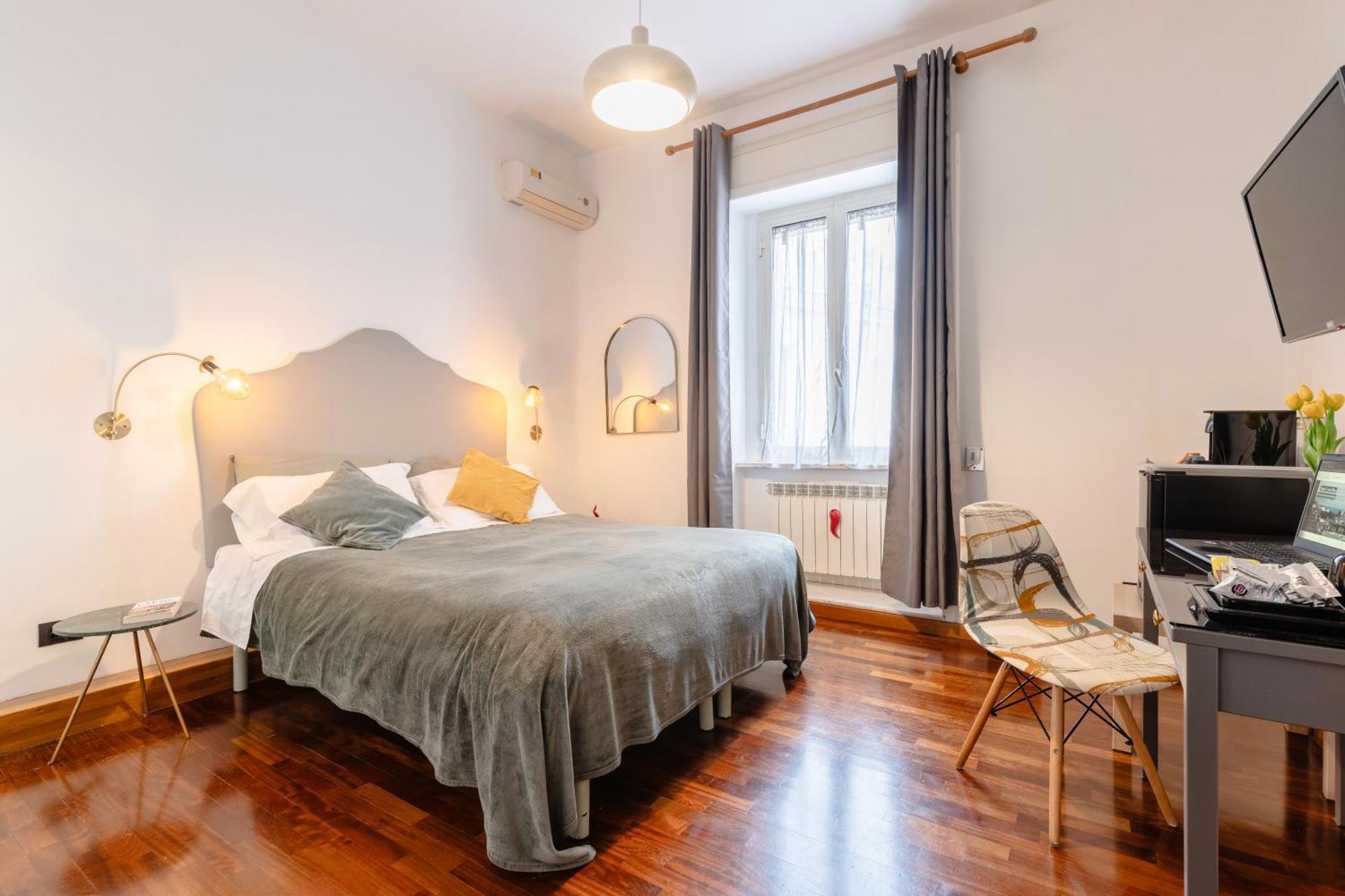 Napolicentro Mare - Sea View Rooms & Suites Экстерьер фото